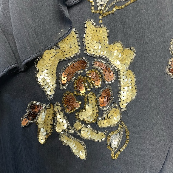 ASOS DESIGN ruffle detail short sleeve embellished midi dress in navy floral 6P - Picture 3 of 14